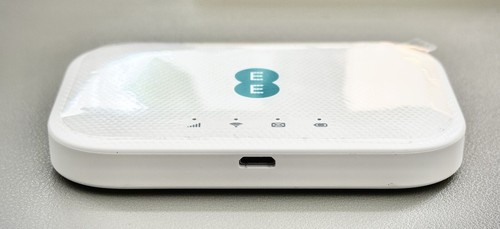 EE 4GEE Mini Mobile Portable WiFi EE71 Hub - Pay As You Go EE Sim for Broadband - Photo 4/11