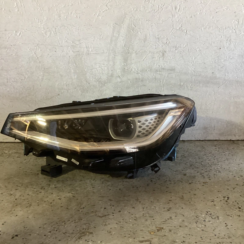 2023 2024 Volkswagen ID.4 Headlight W/ Adaptive Driver Side Left LED Used Oem