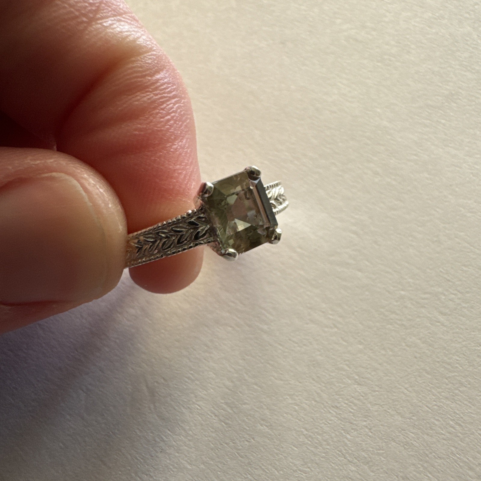 BEAUTIFUL  Oregon Sunstone Ring! Perfect For Any Special Occasion!