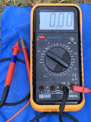 Rapitest DM25 Digital Multimeter mit Prüfspitzen funktioniert getestet