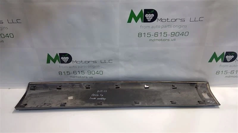 HYUNDAI SANTAFE 2002-2006 PUERTA DELANTERA LADO IZQUIERDO GUARNICIÓN 87721-B8500GAL Foto 2 de 4