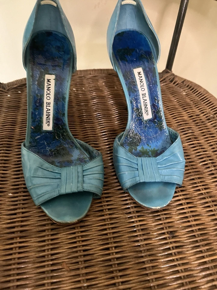 Tacones de aguja Manolo Blahnik azul punta abierta talla 35 Foto 2 de 4