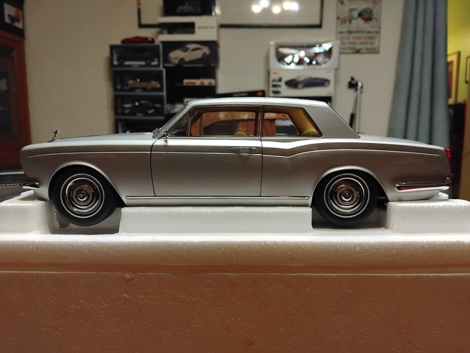 Rolls Royce Silver Shadow MPW 1/18 réplique diecast argent sans défaut