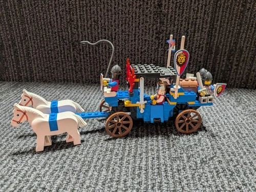 LEGO Royal Knights: 6044 King's Carriage with Instructions and Box