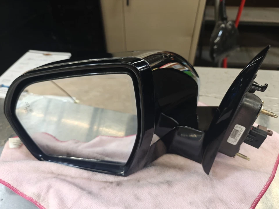 Espejo retrovisor lateral Lincoln Navigator 2018 etiqueta negra tapa cromada Foto 2 de 4