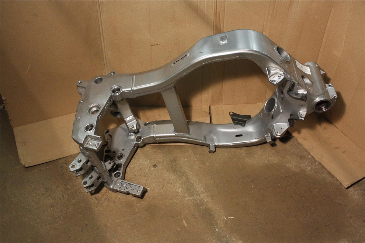 2005 KAWASAKI ZX 1200 C MAIN CHASSIS FRAME BODY ZX1200 ZX1200C ZZR