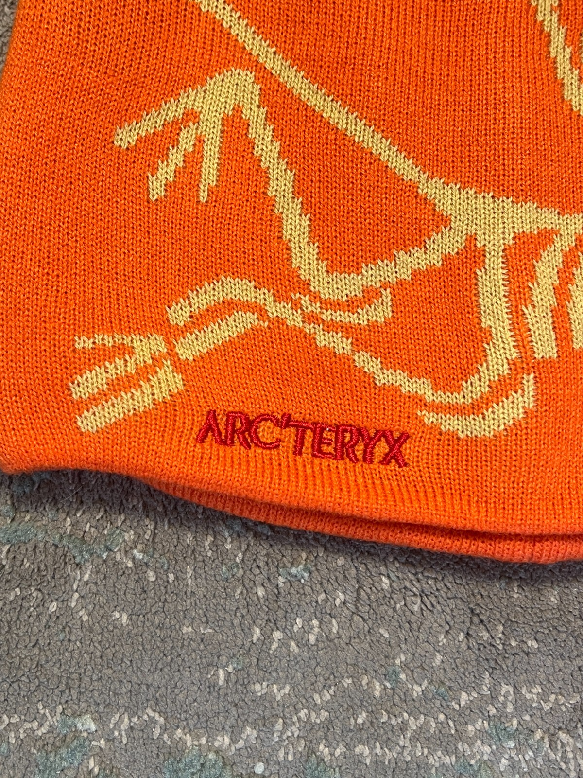 ARC'TERYX Cappello Vintage Arc’teryx Fernie Arancione Beanie Logo Dinosauro Maglia
