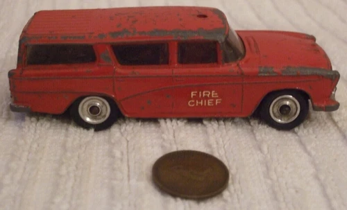 DINKY VINTAGE MODEL  (CANADIAN FIRE CHIEF CAR) CAT No 257 - USED CONDITION