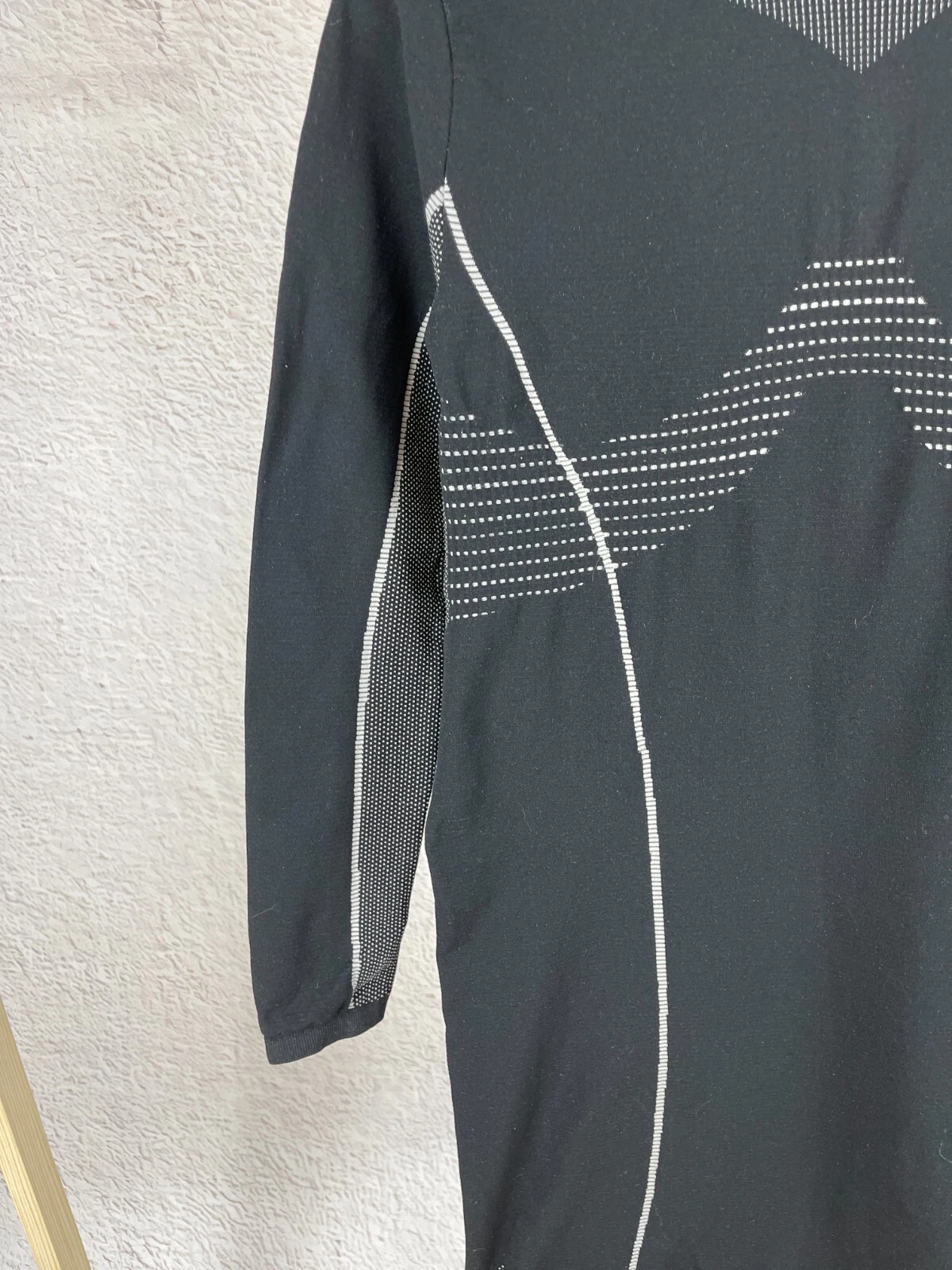 Abito Off White c o Virgil Abloh logo sportivo nero