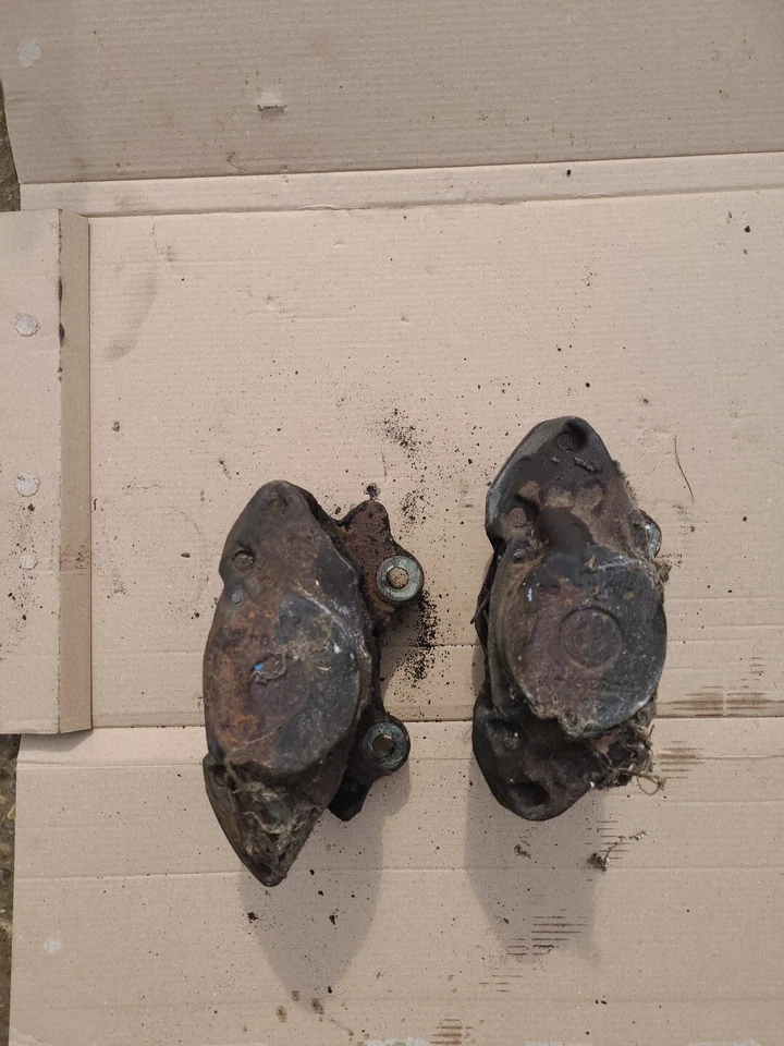 Pinzas de freno delanteras derechas Bentley Eight Foto 3 de 4