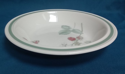 Wedgwood Raspberry Cane Rimmed Cereal / Dessert Bowl - 7 1/2 inch - Picture 3 of 7