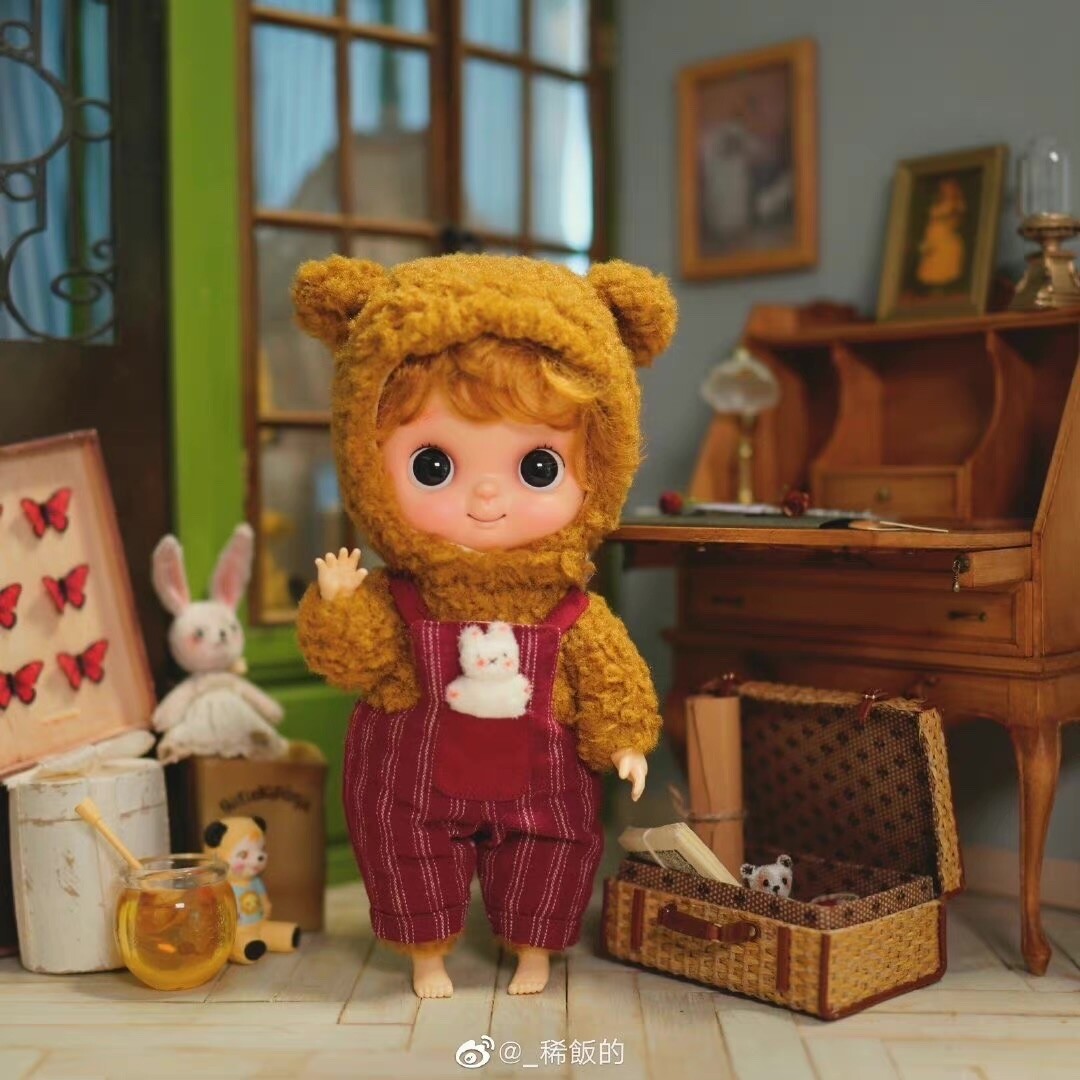 Poupée BJD 18cm articulée avec coffret d'accessoires complet pour collectionneur