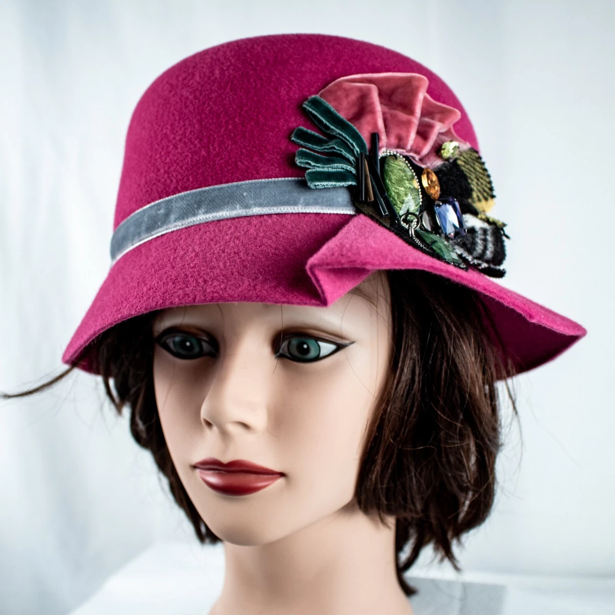 Women display picture 1