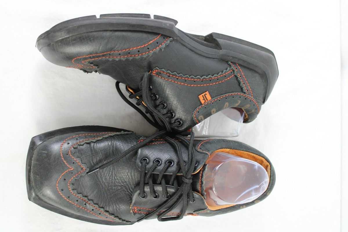 John Fluevoh 8 Future Angels Charles Leather Wingtip Vintage Comfort Designer Charles - Black/Grey | Contrast Leather Wingtip | Fluevog Shoes main image 2