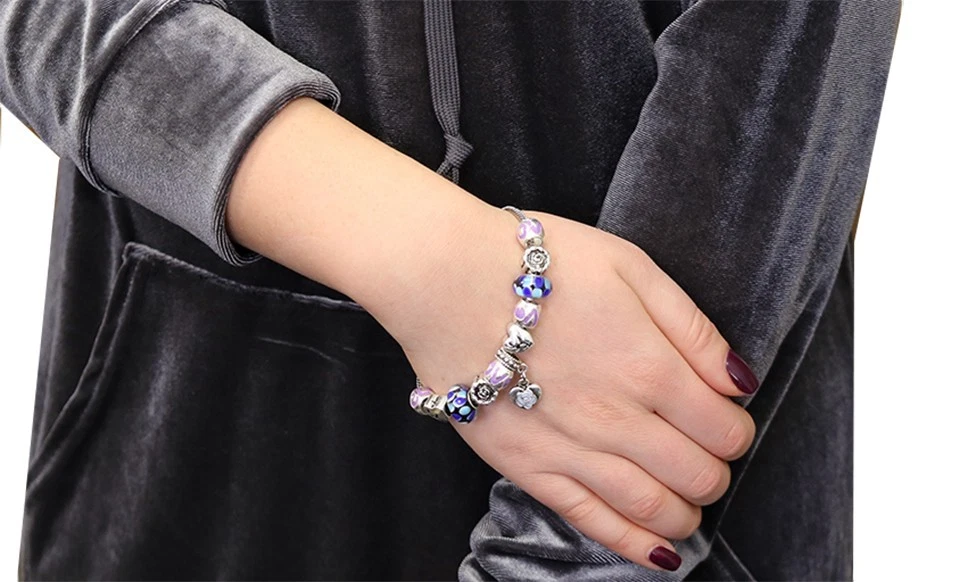 Pulseira de berloque folheada a ouro branco 18K coração CZ feita com elementos Swarovski  - Imagem 4 de 4