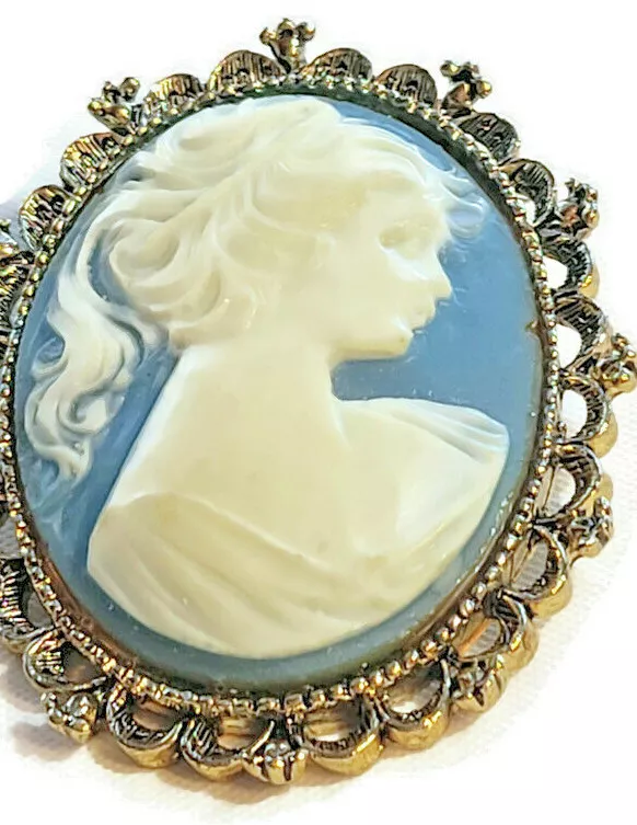Vintage GERRY Large Blue Carved Cameo Brooch Pendant Silver Tone