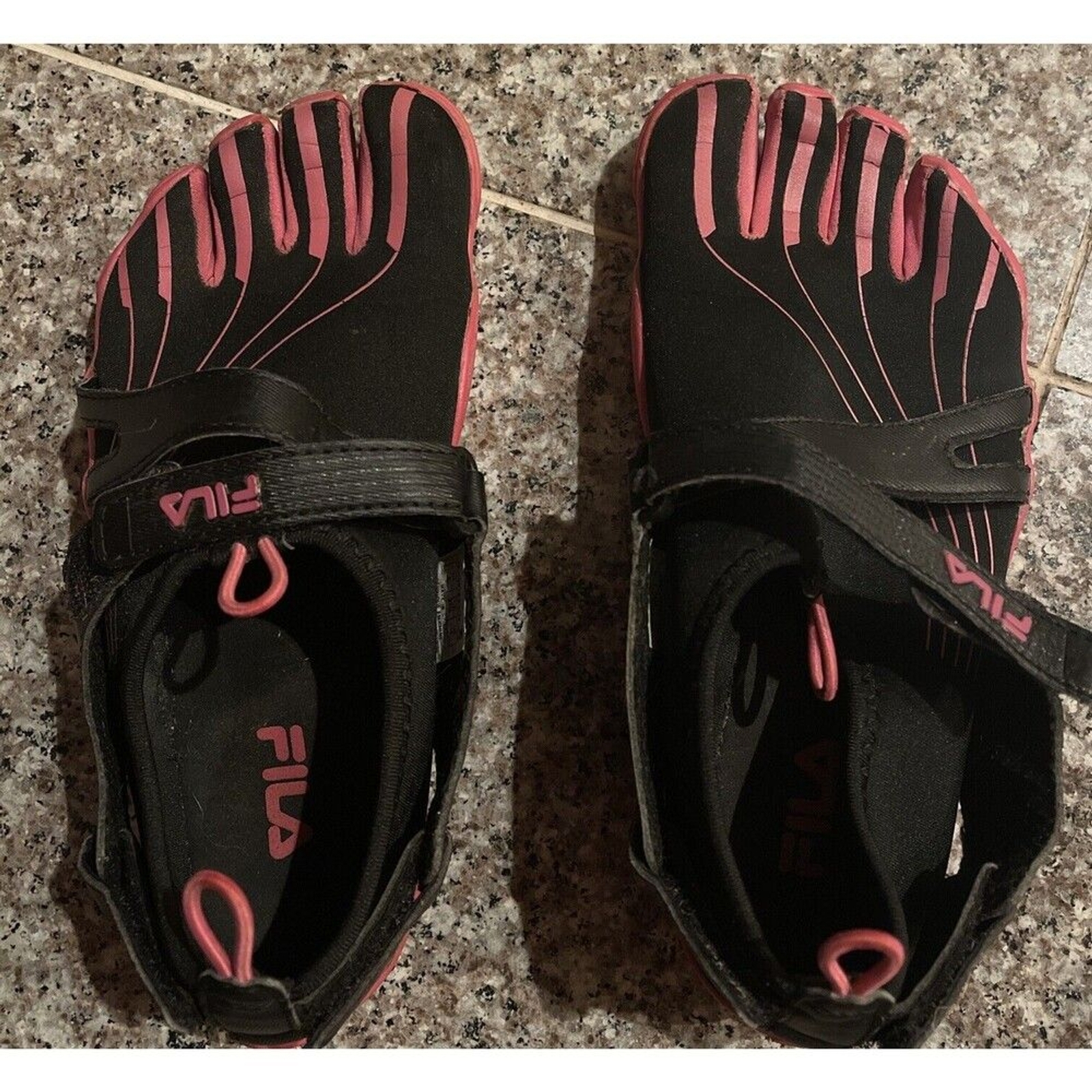 Scarpe da donna Fila Skele toes facili da infilare taglia 5 nero rosa (3PK001EX 027) OTTIME CONDIZIONI