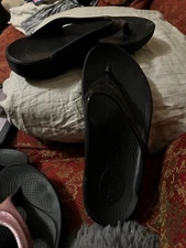 Oofos Ooriginal Recovery Sandals Black patent leather Comfort Flip Flops 7