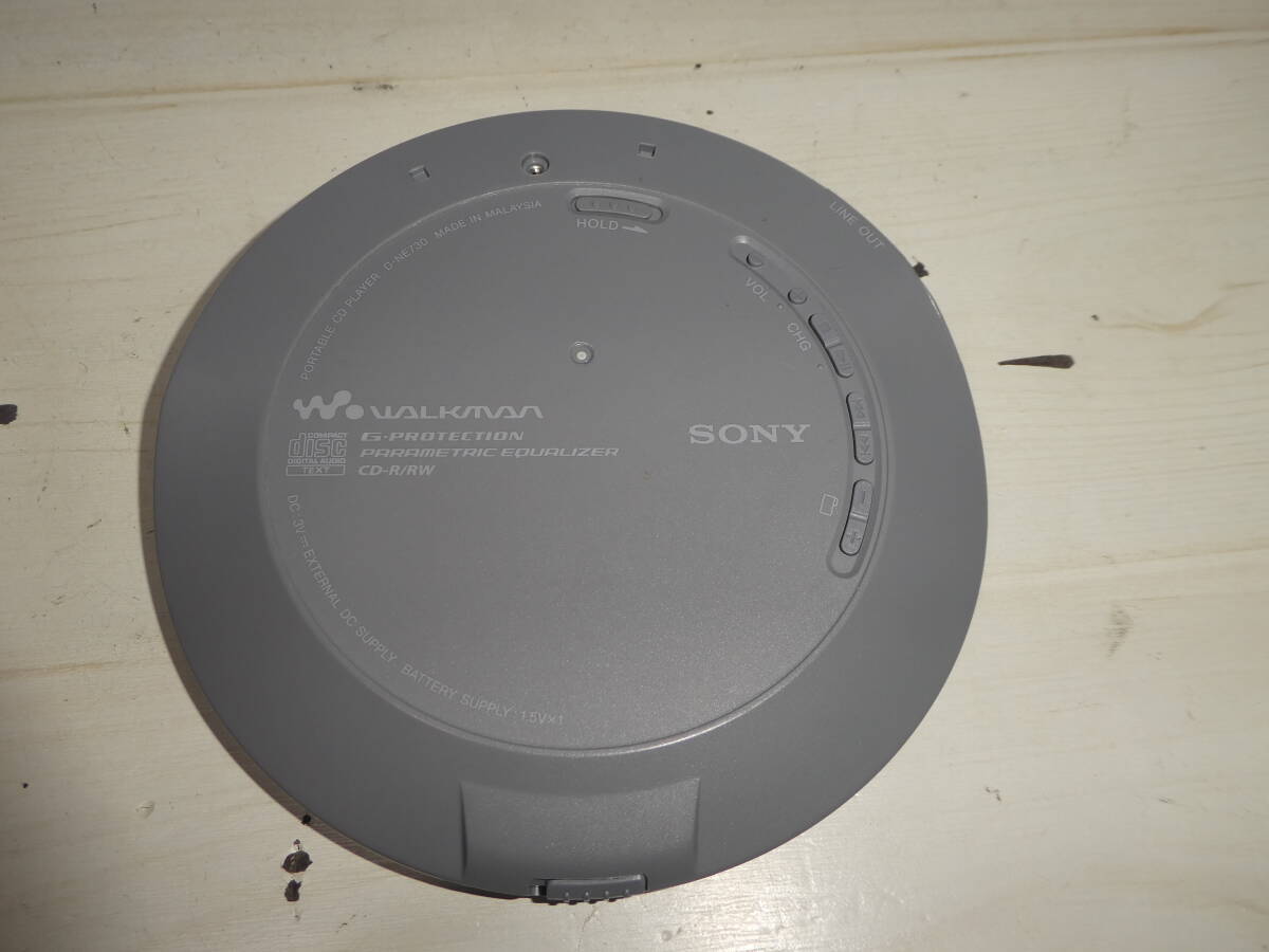 SONY CD Walkman D-NE730 Black Personal CD Player Works well