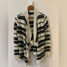 Olive & Oak Cream, Black, and silver threaded Flowy Cardigan Sweater Size Small