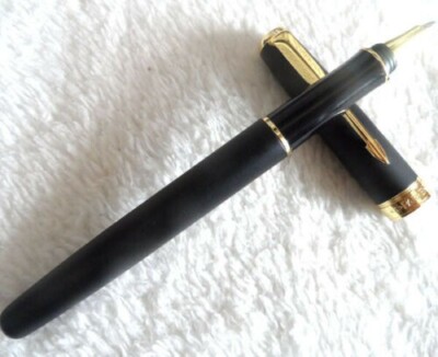Good Matte Black Parker Sonnet Series Fine (F) Nib Rollerball pen Black Ink
