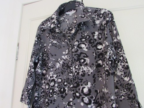 ladies blouse size 12 Noni B 3/4 Sleeves with a V slit in the cuff Buttons Front - Picture 8 of 11