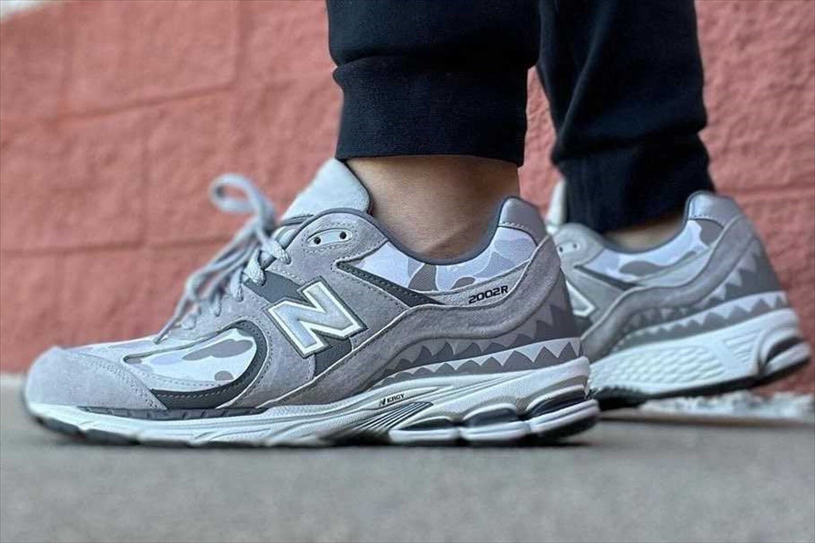 MH539 A BATHING APE × New Balance 2002R smcint.com
