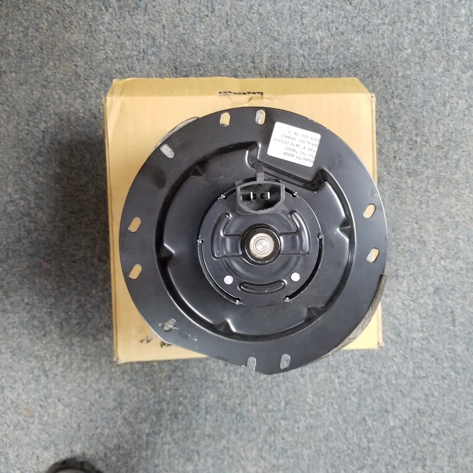 Conjunto de motor AC ventilador dianteiro TYC 700022/aquecedor para 1997-2004 Ford Econoline - Imagem 4 de 4