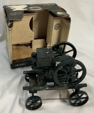 ERTL item # 4351 Green McCormick-Deering Model 'M' Engine Model with Box