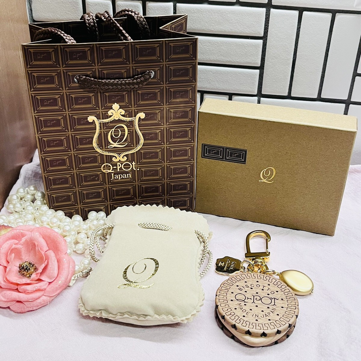 Q-pot. Japan Limited Biscotto Biscuit Wood Key Holder Bag Charm