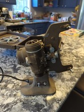 Bell  Howell Regent Design 122 Model L 8mm Film Projector w/ Case
