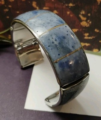 Unsigned Periwinkle Textured BLUE CORAL Inlay Silver Tone Flexi Cuff, Pre-loved!