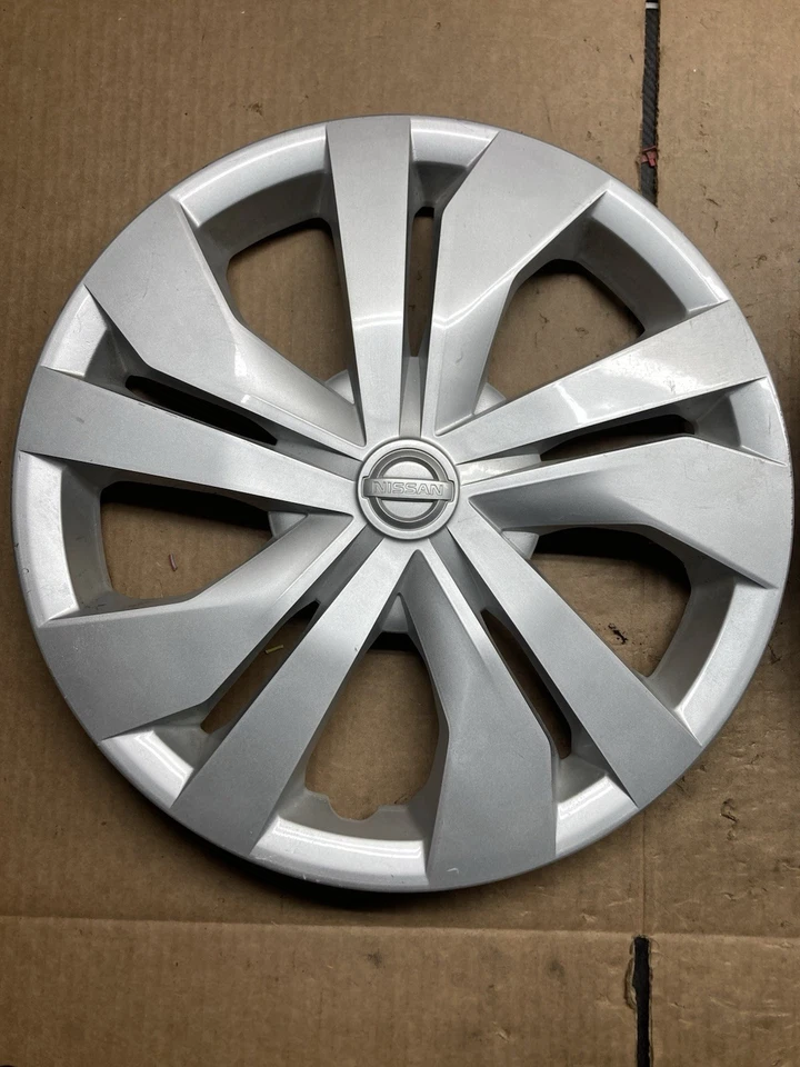 Tapacubos cubierta rueda Nissan Versa 16 pulgadas OEM 2020-2024 40315 5EF0B #E4 Foto 2 de 4