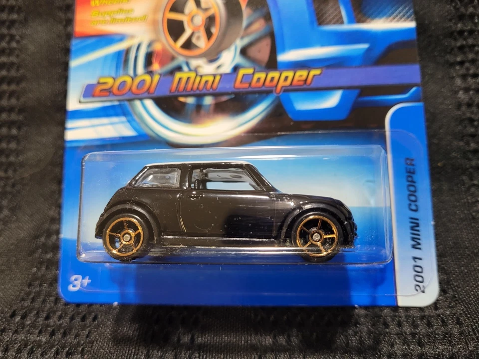 Mini Cooper 2001 Hot Wheels. Raro, ¡VHTF! Serie de tarjetas azules '05. Coleccionista #140.  Foto 2 de 4