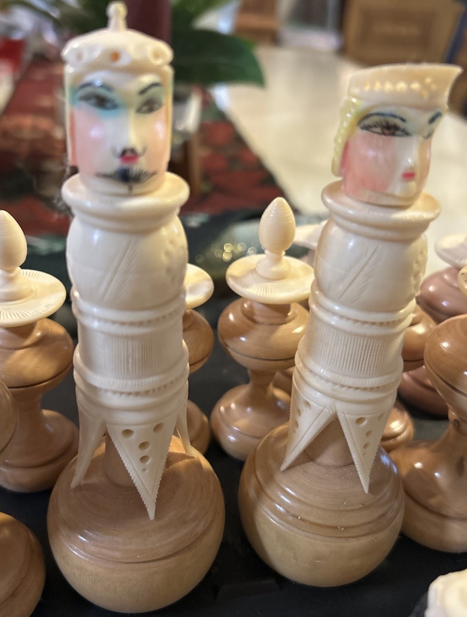 VTG Tarascan Pulpit Art Deco Style Wood & Carved Bone Look CHESS SET~IMPERFECT