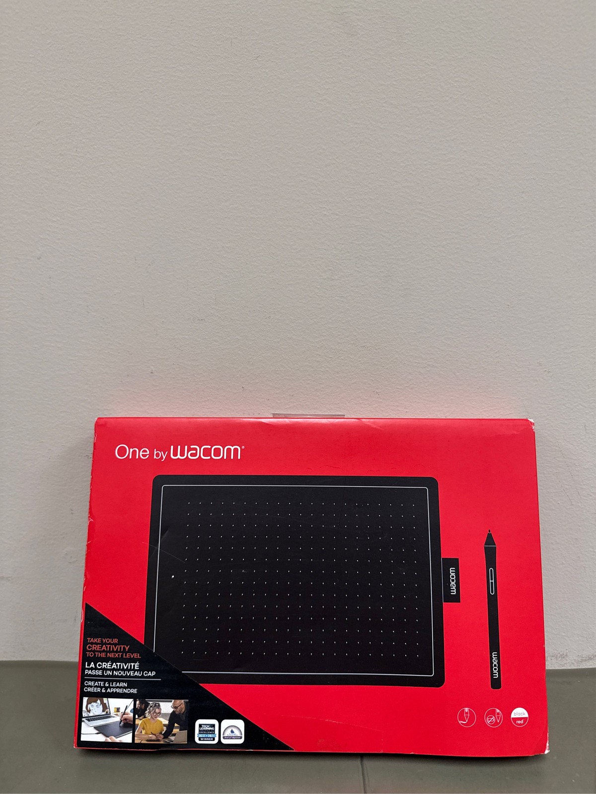One by Wacom Student Drawing Tablet (medium) – Works with Chromebook, Mac, PC -