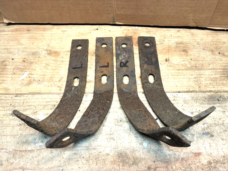 1960-1963 FORD FALCON SEDAN HARDTOP CONVERTIBLE REAR BUMPER BRACKETS 1961 1962 - Imagem 2 de 4