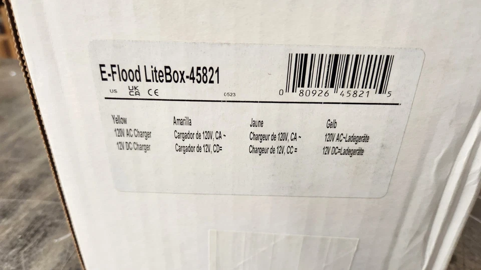 Steamlight 45821 Linterna LED Recargable Flood Litebox 12VDC y 120V Adaptadores de CA Foto 3 de 4