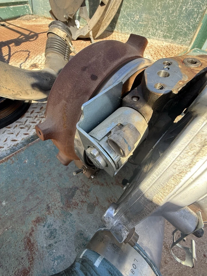 Turbocompresor Garret Powerstroke 13 hojas 6,0 Ford F250 F350 Foto 2 de 3