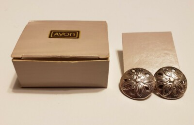 Avon 1988 Summer Sand Dollar Silverplate Pierced Earrings Vintage Retro Posts