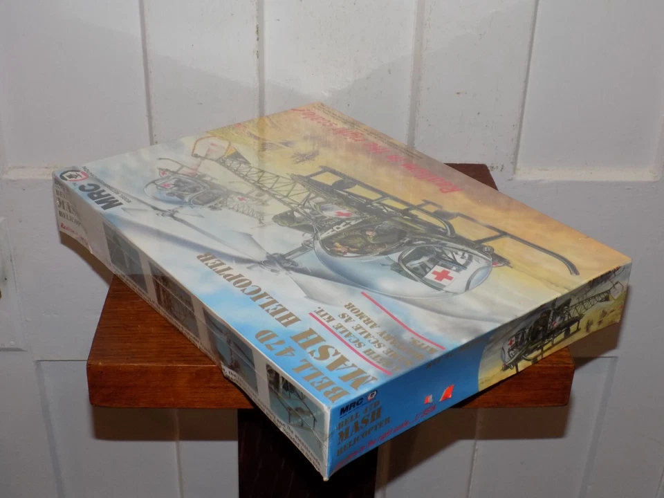 Vintage 1993 MASH Bell 47D Helicopter MRC Model Sealed In Box! - Image 3 of 4