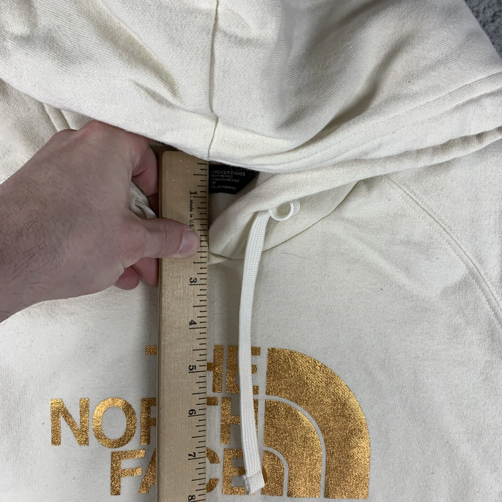 OFF WHITE Felpa con cappuccio donna North Face bianco sporco oro logo metallizzato tasca canguro piccola Y2K