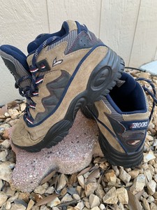 brooks hiking boots