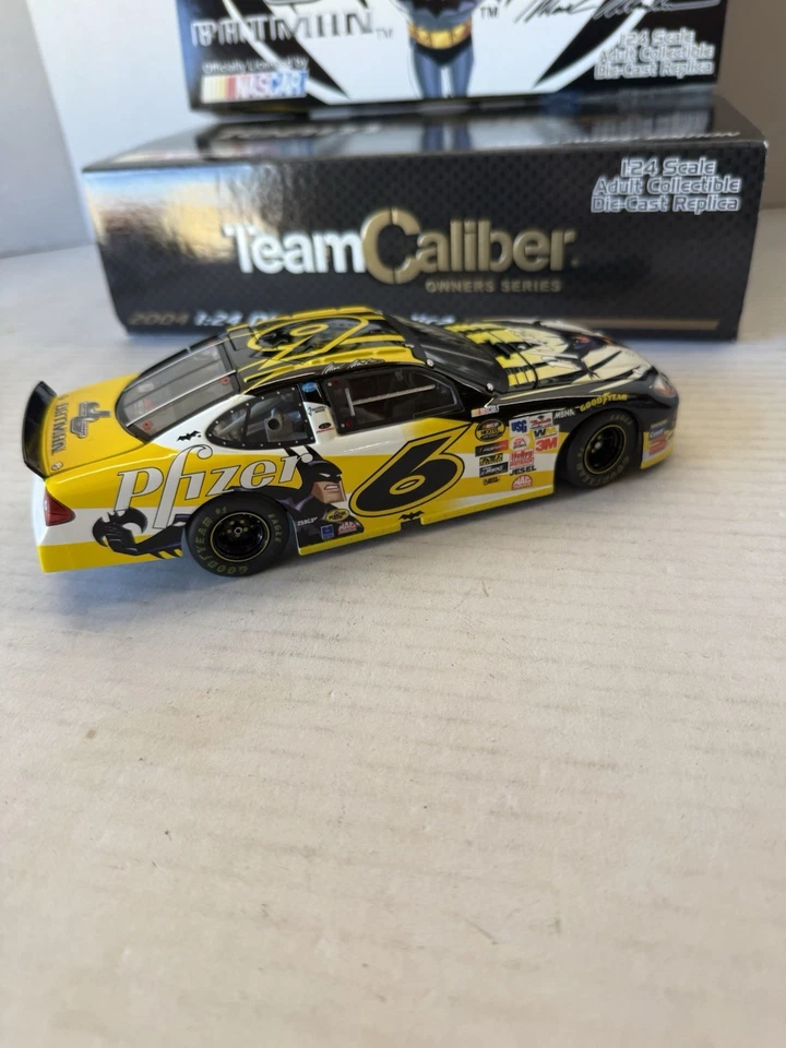 2004 Team Caliber Owners Series 1:24 #6 Mark Martin JusticeLeague/Batman - Image 4 of 4
