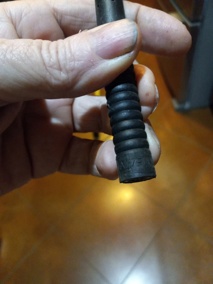 Paquete de antena corta Harley-Davidson Boom: 76386-09 CB & 76388-08 AM/FM:18 3/4" Foto 4 de 4