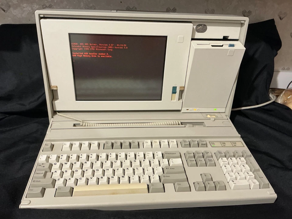 Computador IBM PS/2 modelo P70 386 “portátil” de 1989. - Imagem 3 de 4