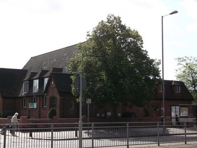 Foto A2 Elham Green Gemeindekirche Eltham an der Kreuzung der A205 c2011