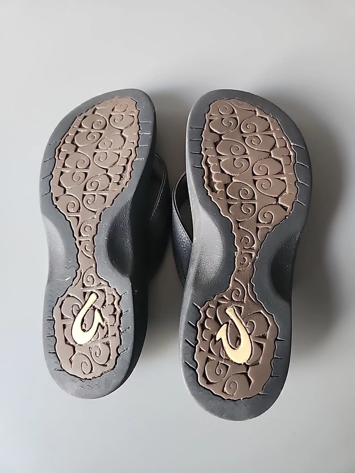 Sandalias cómodas Olukai Ohana para mujer talla 8M negras con chanclas Foto 4 de 4