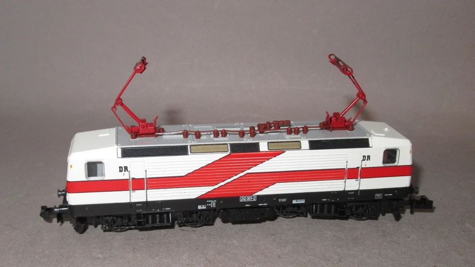 MINITRIX DDR Reichsbahn Elektrolok DR BR 212 001-2 in OVP 12880 Top! - Bild 2 von 4