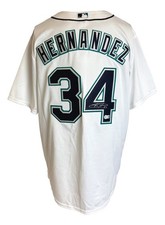Larry Bernandez Bobblehead Giveaway in Seattle 23